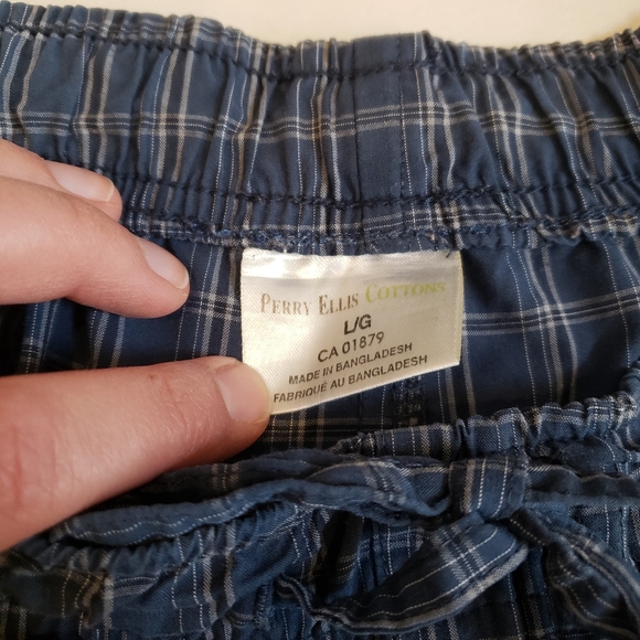 Blue Perry Ellis Cottons size extra large shorts - Picture 3 of 6